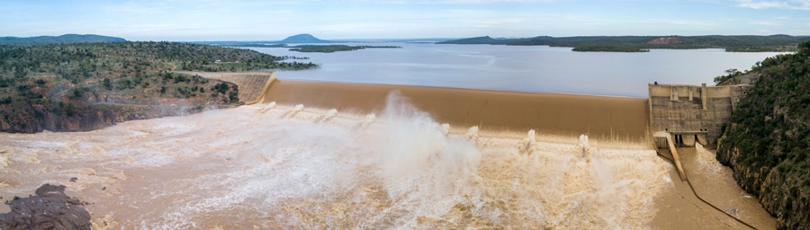 Lake Dalrymple, Burdekin region (Roslyn Budd, Budd Photography © 2019)